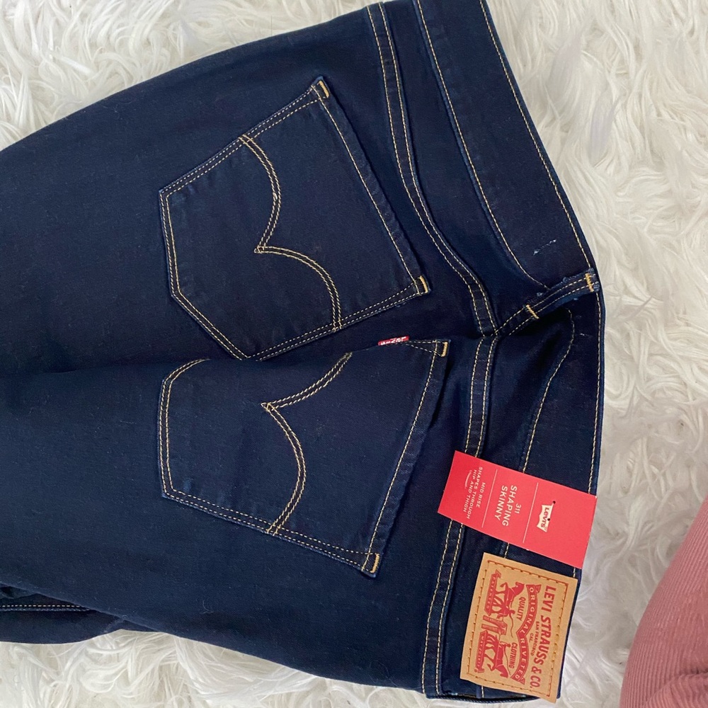 Levi’s 311 Shaping skinny